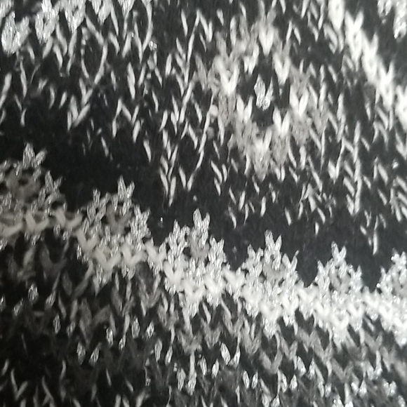 Beautiful winter sweater - Picture 4 of 4